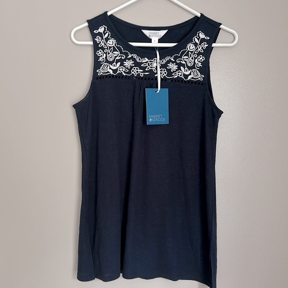 Market and Spruce Adelisa Embroidered Linen Blend
Knit Tank - Picture 3 of 5